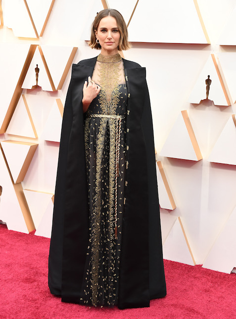 Natalie Portman con abito nero e oro