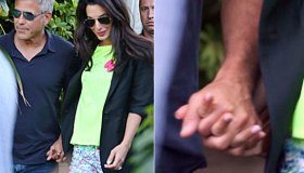Clooney esce allo scoperto, mano nella mano con la nuova fidanzata