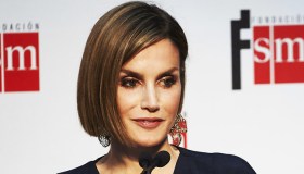 Caschetto corto per Letizia di Spagna. Meglio prima?