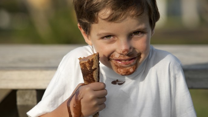 Come togliere le macchie di gelato al cioccolato