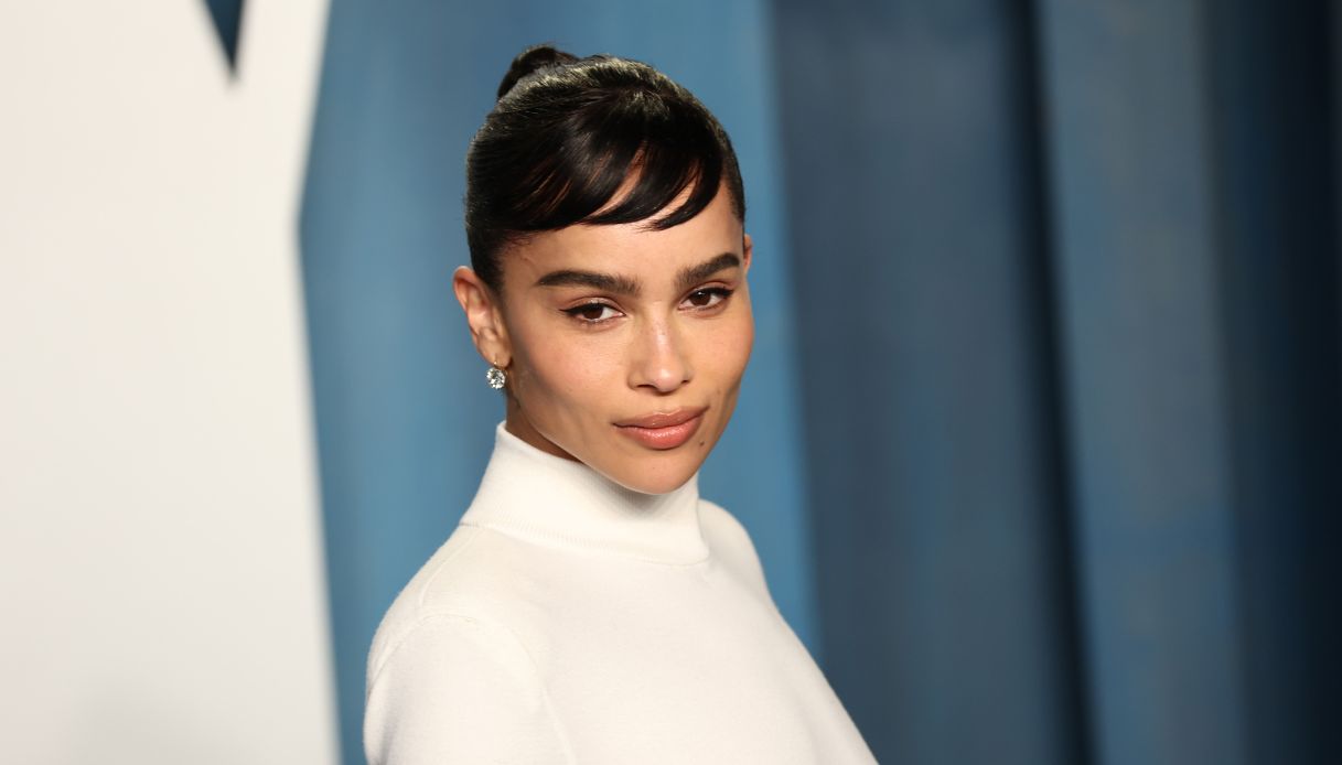 zoe kravitz baby bang effetto bagnato