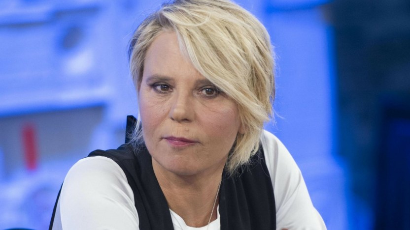 Uomini e Donne, rissa in studio durante il Trono Over: interviene un buttafuori