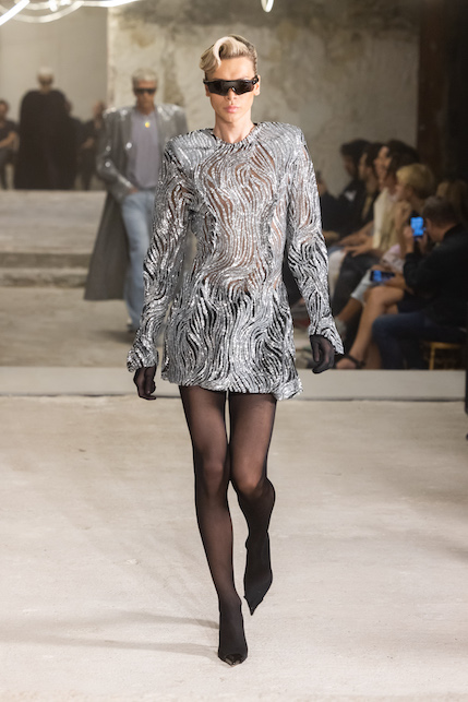 Silver and shine, idee di look argento per le feste