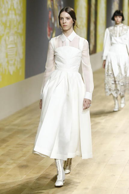 Outfit total white per le feste, consigli di stile