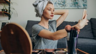 Acne: 7 errori da non commettere per una pelle più sana e bella