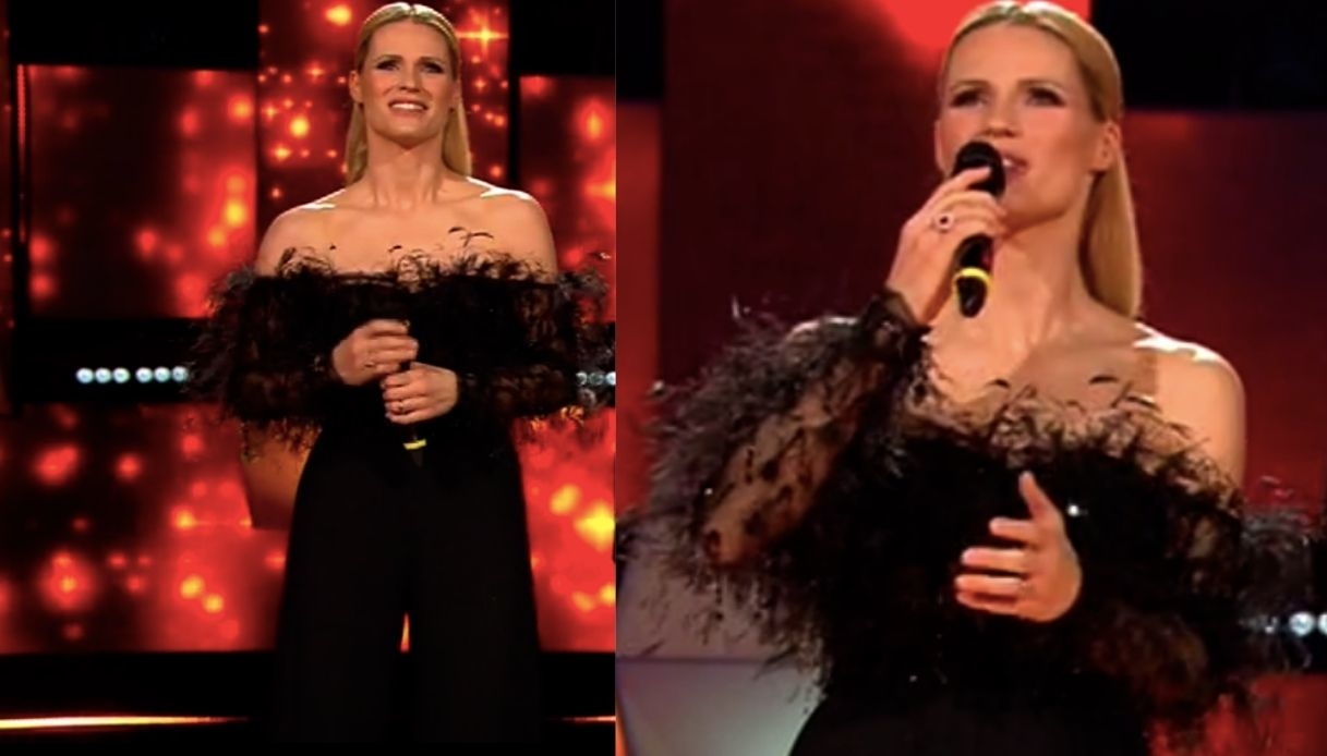 All Together Now, la Hunziker non sbaglia: ironia e look impeccabile