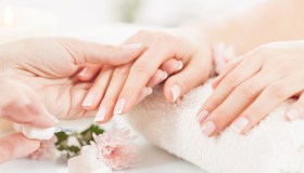 French manicure, un evergreen che piace sempre e dalle mille interpretazioni