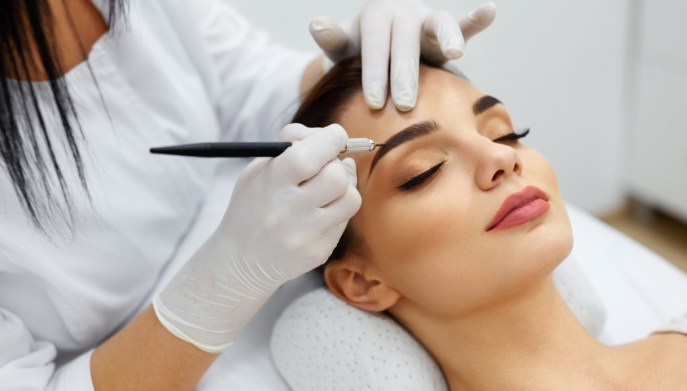 Trucco sopracciglia: i tattoo brow