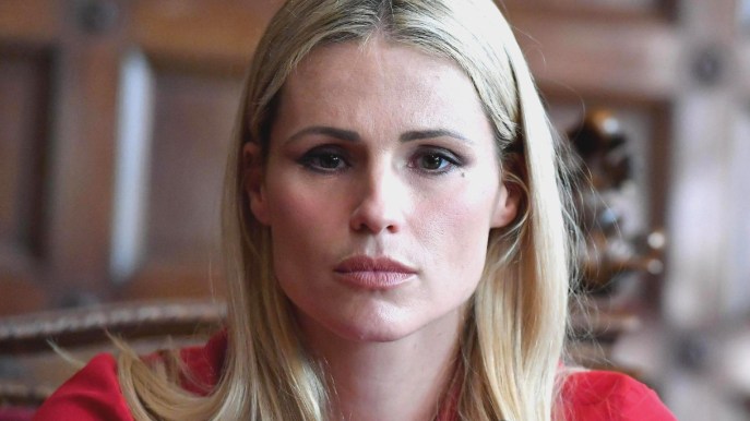 Hunziker presenta il fratello (quasi) segreto. Spunta anche la mamma