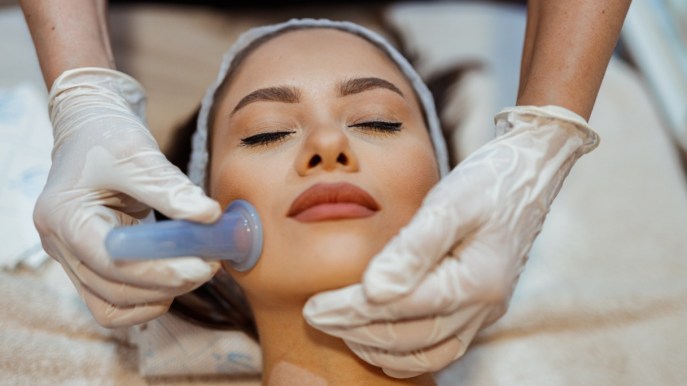Che cos’è il facial cupping e quali sono i suoi benefici