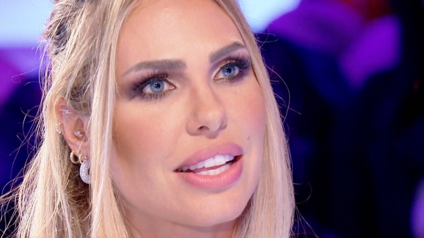 Verissimo, Ilary Blasi fa una gaffe su Belen e si confessa su Totti