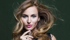Beatrice Venezi, il direttore d’orchestra donna che non nasconde la sua femminilità