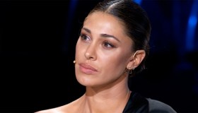 Tu Sì Que Vales: Belen conquista con la minigonna in pelle, la Ferilli osa