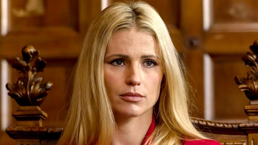 Michelle Hunziker e Aurora, polemiche per la foto sulla Scala dei Turchi: loro rispondono