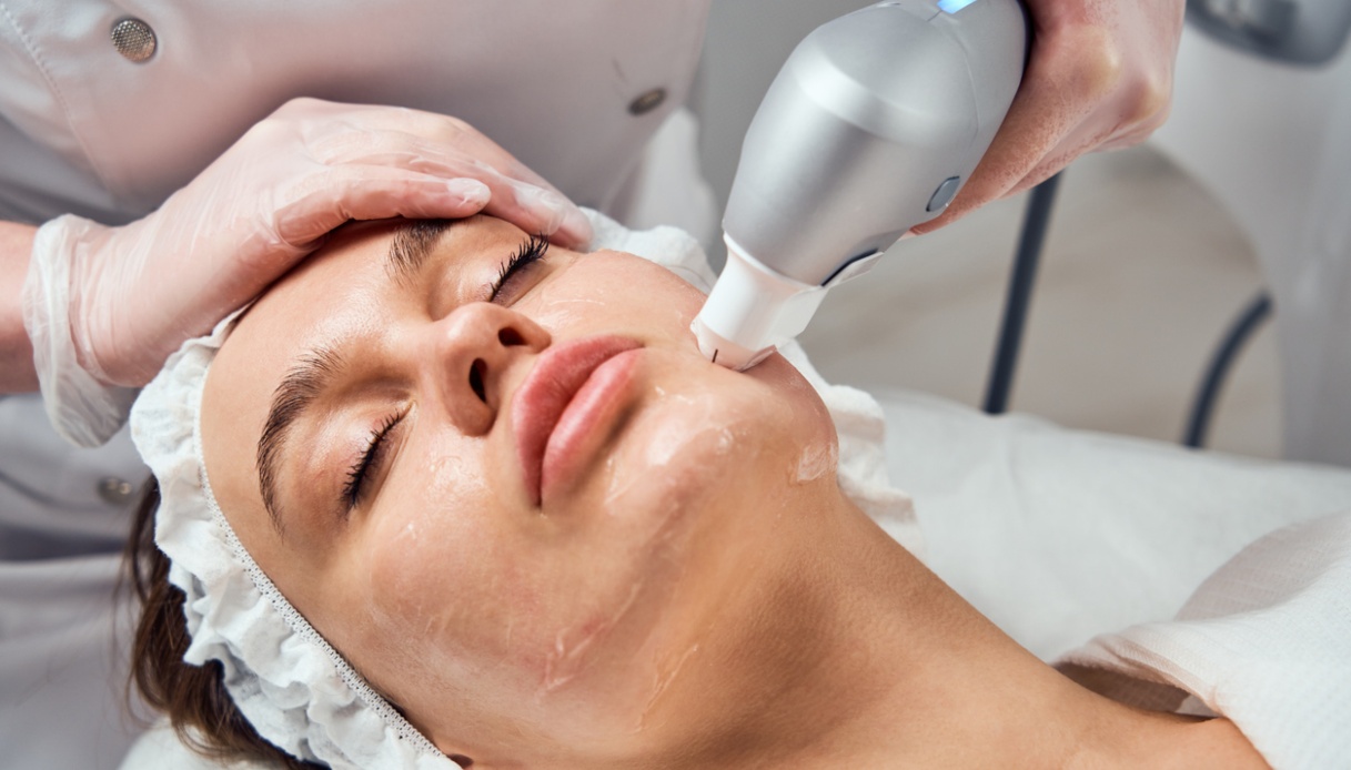 Trattamenti estetici viso, bellezza e salute con il beauty plus