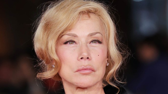 Nancy Brilli si racconta alla Fialdini: “Ho rotto un ginocchio a Ivano Fossati”