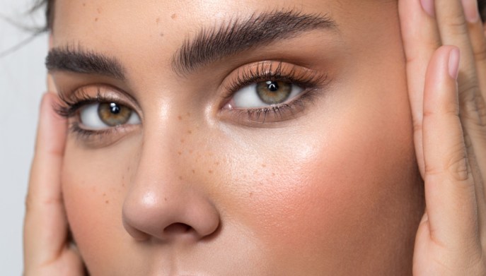 Sopracciglia perfette: con le erbe tintorie