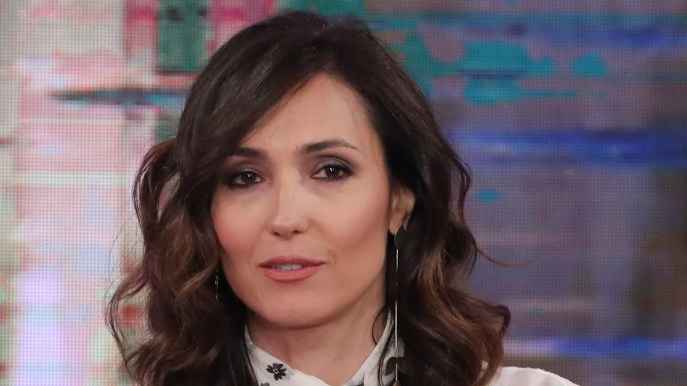 Caterina Balivo su Instagram, il look di Natale fa discutere