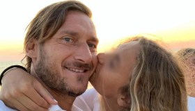 Totti si scatena su Tik Tok con i figli. E Chanel è identica a Ilary Blasi