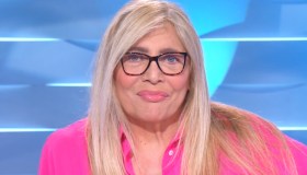 Domenica In, Mara si imbarazza con Arbore e De Martino svela cosa fa Belen