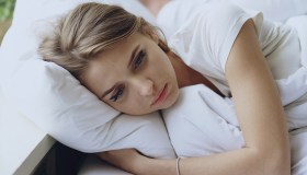 Rifugiarsi nel sonno quando il mondo sta crollando