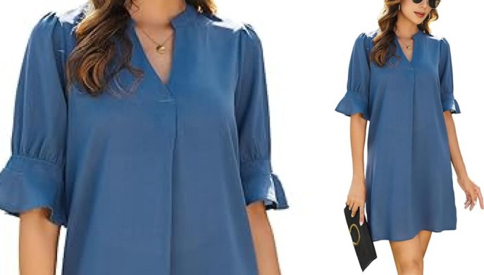Vestito blu leggero con le maniche a balze
