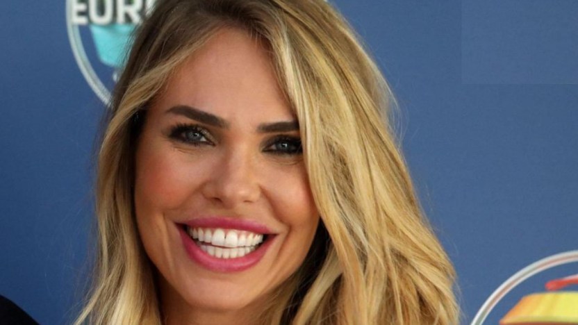 Ilary Blasi e Totti tornano a sorridere su Instagram grazie al gatto Donna Paola