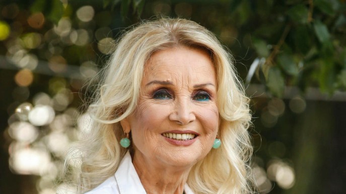 Oggi è un altro giorno, Barbara Bouchet si confessa sui figli, gli amori e il passato difficile