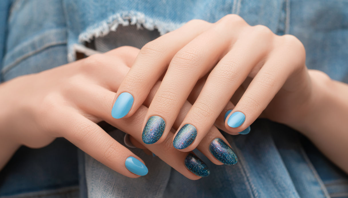 Manicure denim