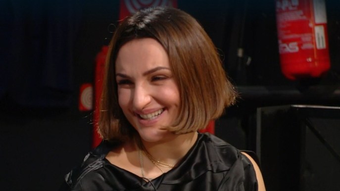 Qui e adesso, Ranieri si emoziona. Arisa parla delle sue fragilità, poi canta e stupisce