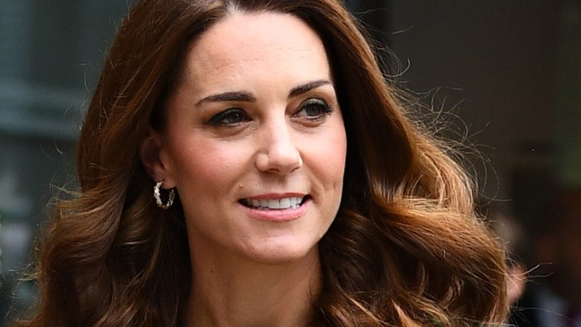 Kate Middleton, nuovo blazer da sogno. E stupisce con la pettinatura