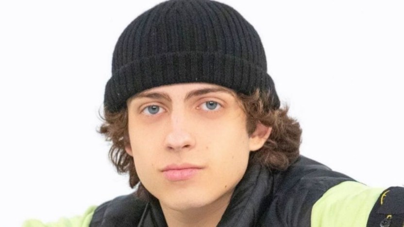 Sangiovanni si sfoga su Instagram: insultato per strada per il suo abbigliamento