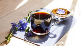 Caffè di cicoria: benefici, controindicazioni e come si prepara
