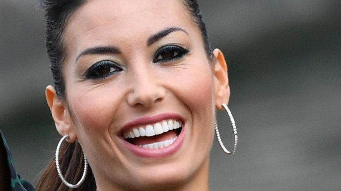 Battiti Live, Elisabetta Gregoraci è un turbine di bellezza e grinta