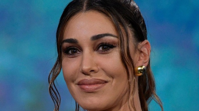 Belen, il primo bikini dopo il parto è un inno alla bellezza da mamma