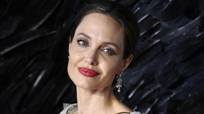 Angelina Jolie sbarca su Instagram per difendere le donne afghane