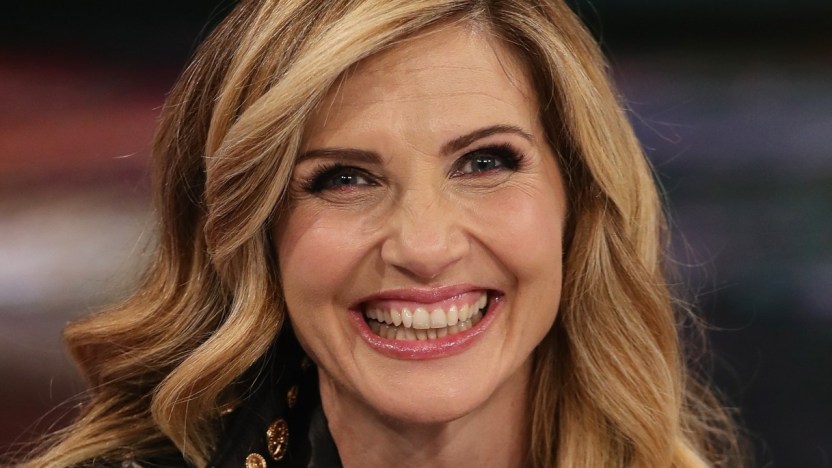 Serale di Amici: la vera sfida è tra Cuccarini e Celentano. Il giallo limone di Lorella è un must