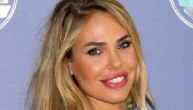 Star in the Star, per fortuna che c’è Ilary: in viola è un sogno