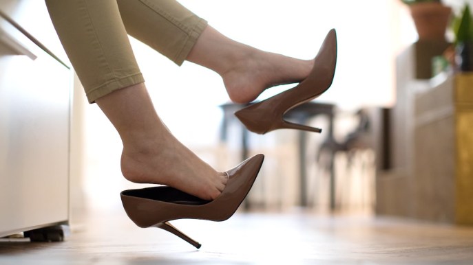 Far togliere le scarpe agli ospiti: ecco le regole per farlo nel modo giusto