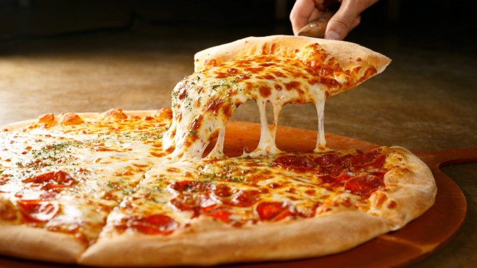 Una pizza fatta in casa buonissima, pronta in soli 4 minuti