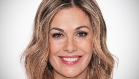 Torna in tv con Zelig più sexy di Belen: scivolone cancellato