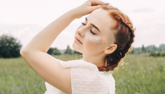 Tutto sul double gloss, la tecnica di tendenza per le labbra