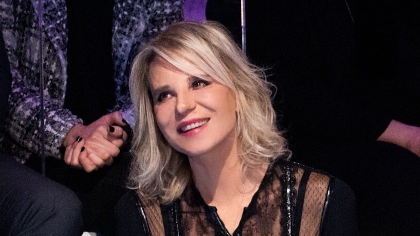 C’è posta per te, Maria De Filippi fa centro: l’emozione di Sabrina Ferilli