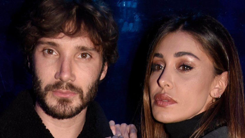 Belen e Stefano, la complicità impossibile da nascondere: il karaoke galeotto
