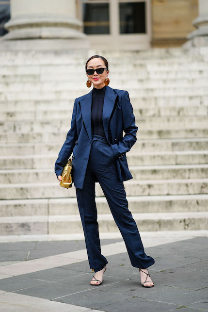 Come abbinare blu e nero: idee di look