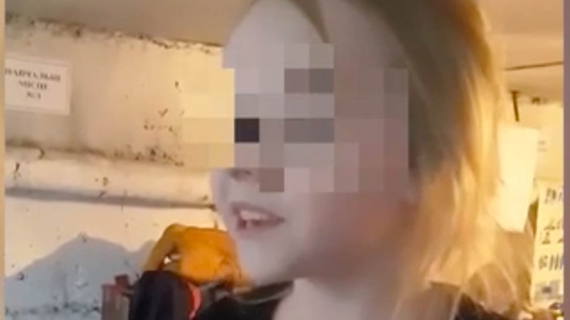 Ucraina: la bimba che canta “Frozen” nel bunker