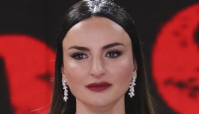 Arisa annulla il concerto: “Ha subito un intervento”. Silenzio su Instagram