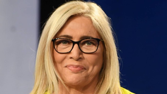 Domenica In, Raoul Bova: è show con Mara Venier. E lei brilla come un fiore di primavera