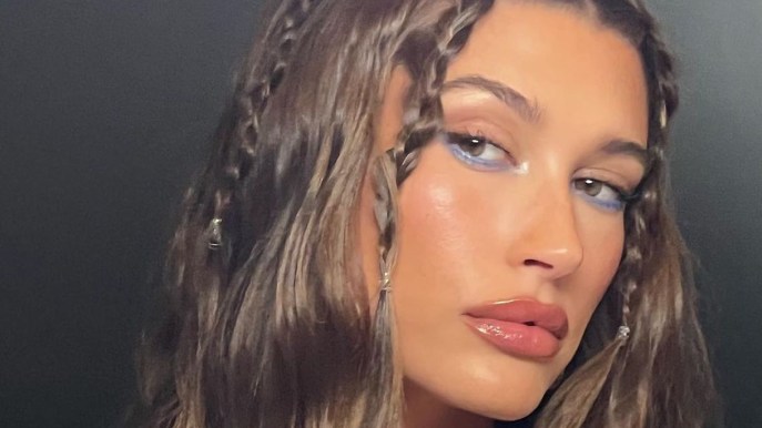 Butterfly Eyeliner: il make up (low cost) di Hailey Bieber è la tendenza della stagione