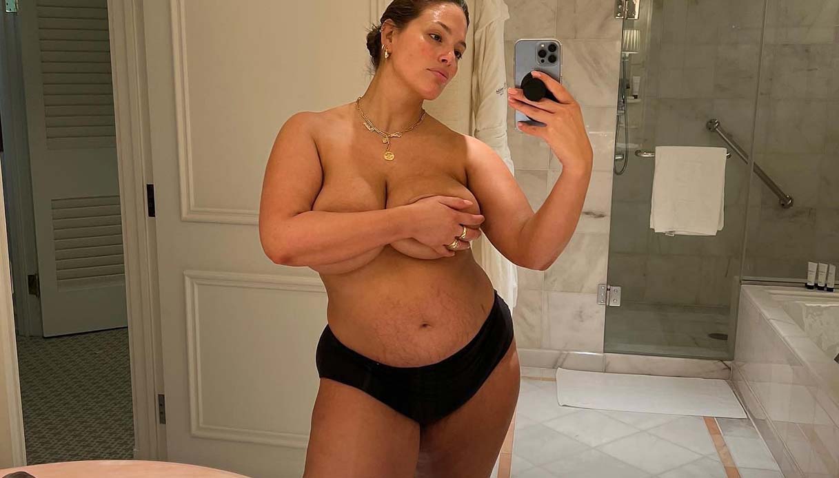 Ashley Graham a nudo su Instagram